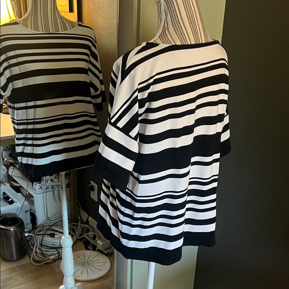 Chico’s, size 2 (US Large), Black and White Striped Women's Top, UIGC - Picture 4 of 8